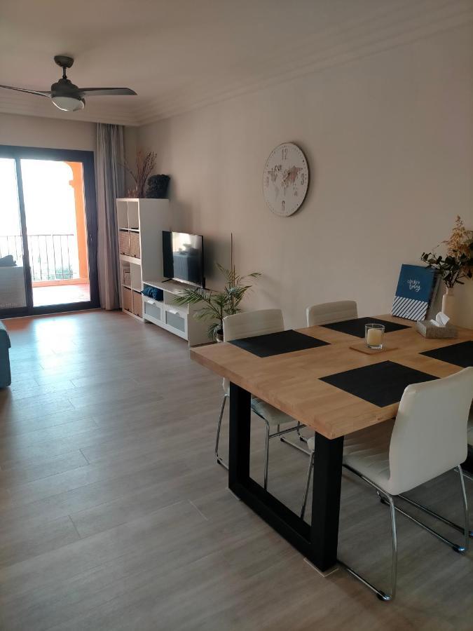 מנילבה Appartement Met Zeezicht En Vlakbij Het Strand מראה חיצוני תמונה