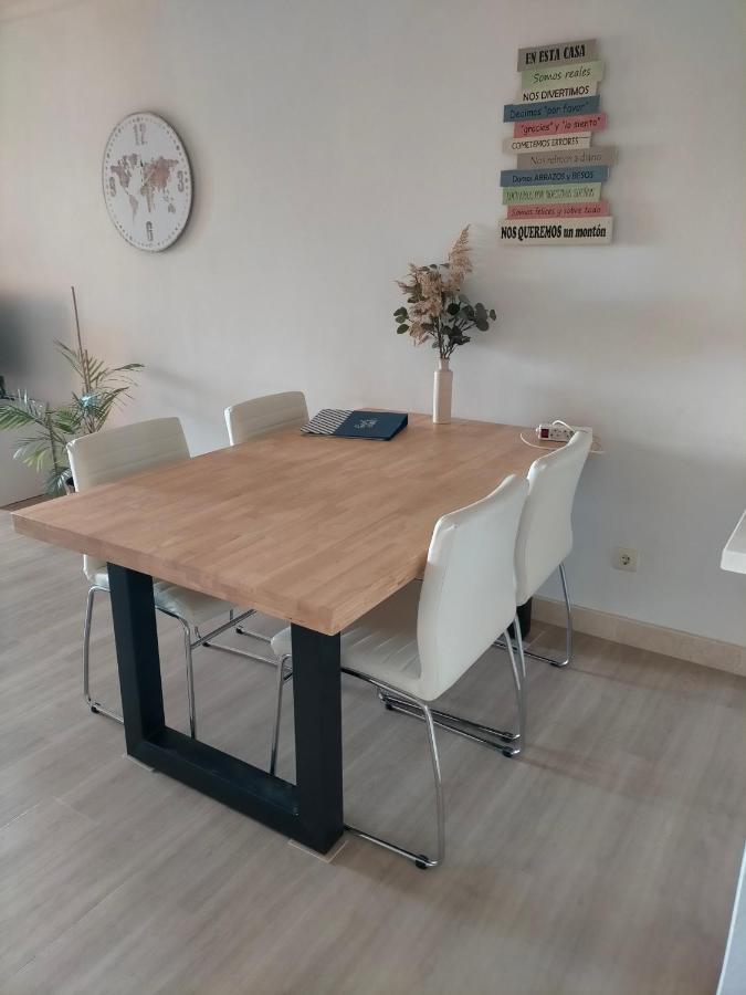 מנילבה Appartement Met Zeezicht En Vlakbij Het Strand מראה חיצוני תמונה