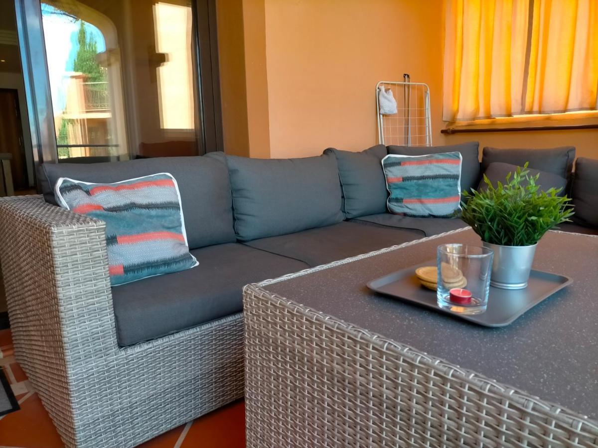 מנילבה Appartement Met Zeezicht En Vlakbij Het Strand מראה חיצוני תמונה